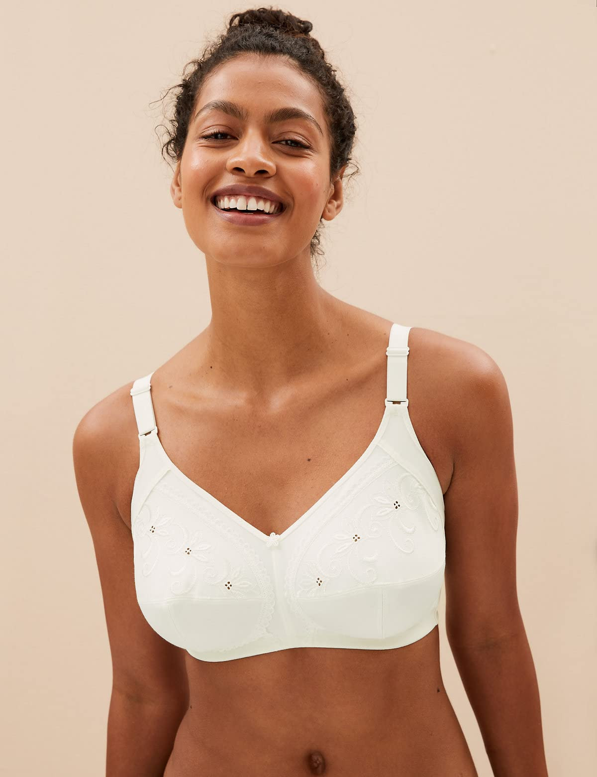 Marks & Spencer Womens Cotton Blend Non Wired & Non Padded Bra : :  Fashion