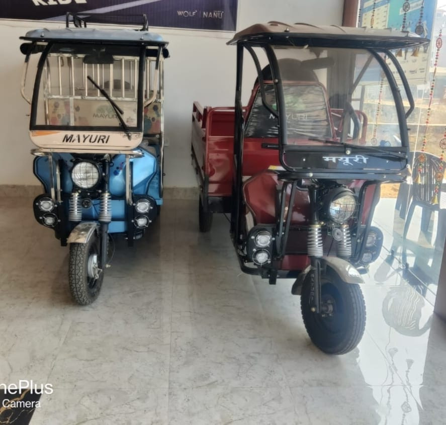 Mayuri pro SS 550 passenger RIKSHAW watt 4 battaryRange - 120-130 km